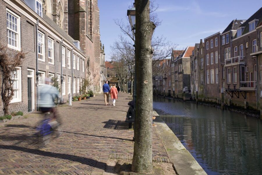 Dordrecht: Dark History Tour - Meeting at Hallo Dordrecht on Voorstraat 276