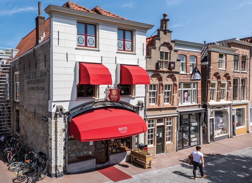 Dordrecht: Distillery Tour with Dutch Gin & Genever Tasting - Check in at the shop, then step into the tasting room