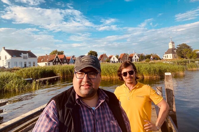 Dreamy Dutch Villages Tour: Giethoorn, Zaanse Schans & More - Giethoorn, The Venice of the Netherlands: Boat Time and Canal-Cottage Views