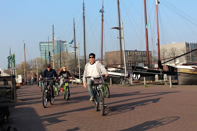 E-Bike Tour, Amsterdam's Highlights and Hidden Gems - Meet up at Mike’s Bike Tours, then gear up right