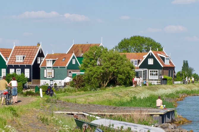 E-bike Tour with Picnic in the Amsterdam Wetlands small group - Stop 4: The Waterland picnic setup, and why the lunch location is part of the magic