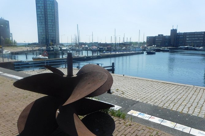 e-Scavenger hunt Almere: Explore the city at your own pace - How the Trail Plays, Step by Step (Without a Rigid Itinerary)