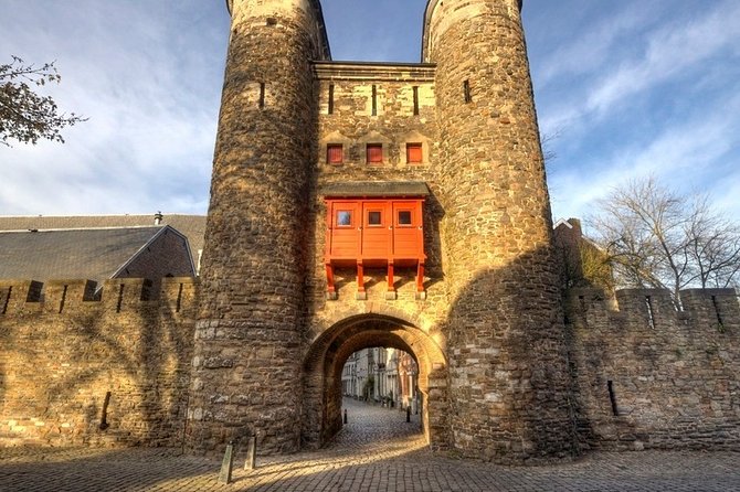 e-Scavenger hunt Maastricht: Explore the city at your own pace - Maastricht in a game, not a lecture