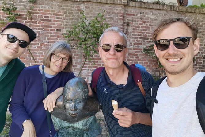 e-Scavenger hunt Middelburg: Explore the city at your own pace - Stop-by-stop: Middelburg street scenes, Kuiperspoort, and the Oostkerk (1667)
