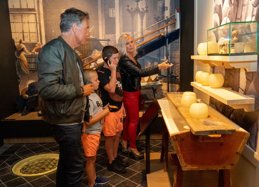 Edam: Edam Cheese Museum Entry Ticket - Why the audio guide format works in a 1-hour visit