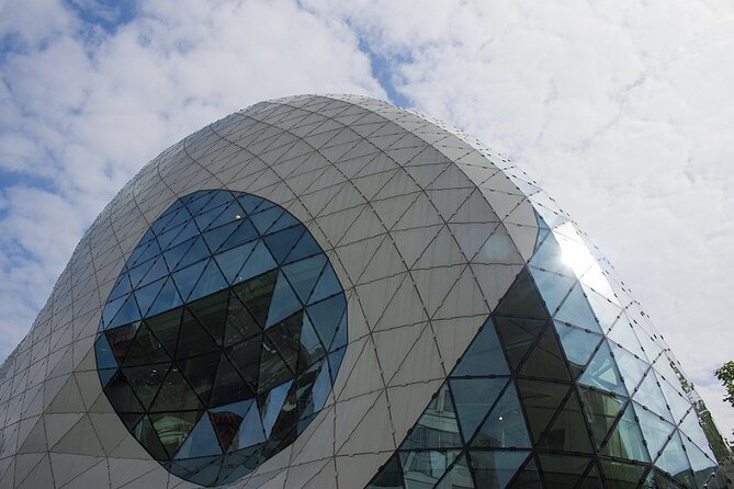 Eindhoven: City Walk with Audioguide in 7 Languages on your Phone - Who this Eindhoven walk suits best