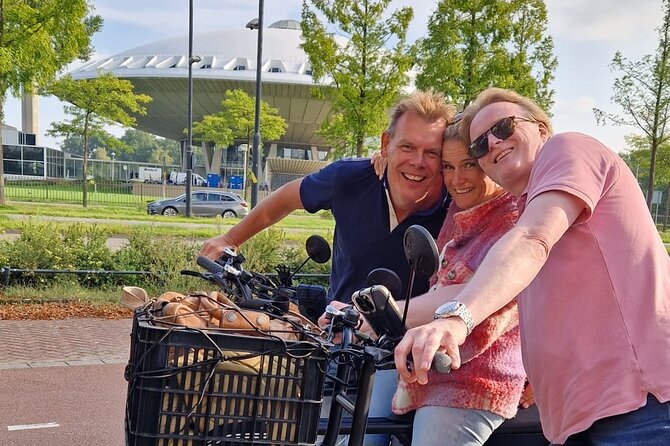 Eindhoven: Guided bicycle tour of the Highlights of Eindhoven - Meeting at Velorent, Picking Up the Bike, and Getting Set for 10 to 15 Kilometers