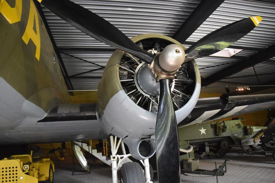 Eindhoven: Wings of Liberation, The WWII Airborne experience - Dioramas, photos, and actual-used military equipment: the part that sticks