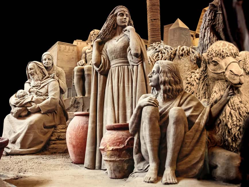 Elburg: Admission to the Zandverhalen Museum - Inside the museum: three big halls, thousands of cubic meters of sand