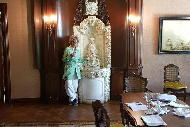 Elisabeth's Tailor made tours and services in Amsterdam and the Netherlands. - Dam Square to Modern Galleries: Center-Stage Amsterdam in 20 Minutes