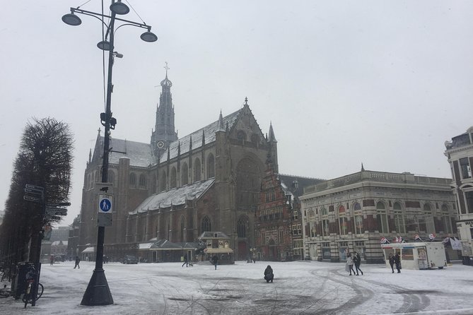 Elisabeth's Tailor made tours and services in Amsterdam and the Netherlands. - Former Town Hall of Nieuwer-Amstel: Antiques, Markets, and Vintage Shopping