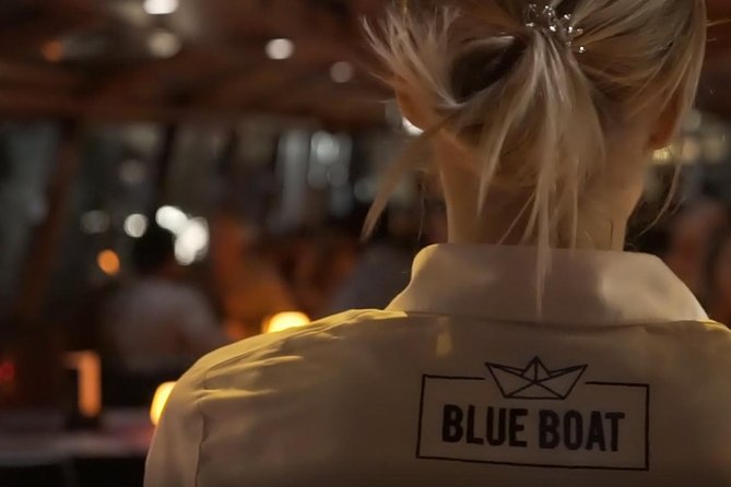 Evening Canal Cruise in Amsterdam with Wine & Cheese Option - Comfort, Crowding, and Weather Reality Checks