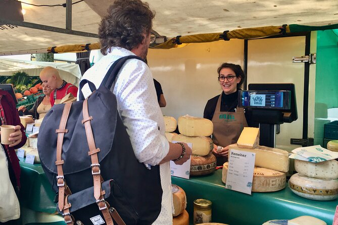 Exclusive Cheese Walk & Dutch Wine Discovery - Negen Straatjes cheese shops: where the walk becomes a real shopping mission