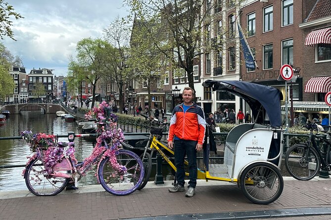 Explore Amsterdam in 75 Minutes – Pedicab Rickshaw City tour - Guides, English, and the small details that make it feel worth it