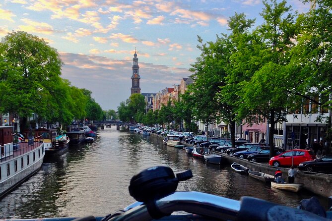 Explore hidden streets with friends - Walking time, group size, and how to prepare