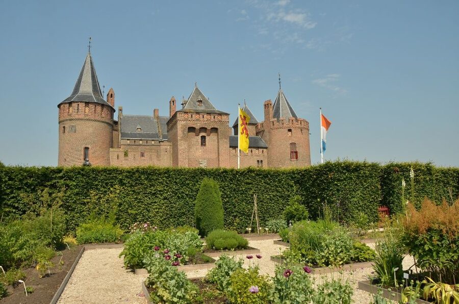 From Amsterdam: Amsterdam Castle Muiderslot Private Tour - Private pickup and the countryside ride, what it really buys you