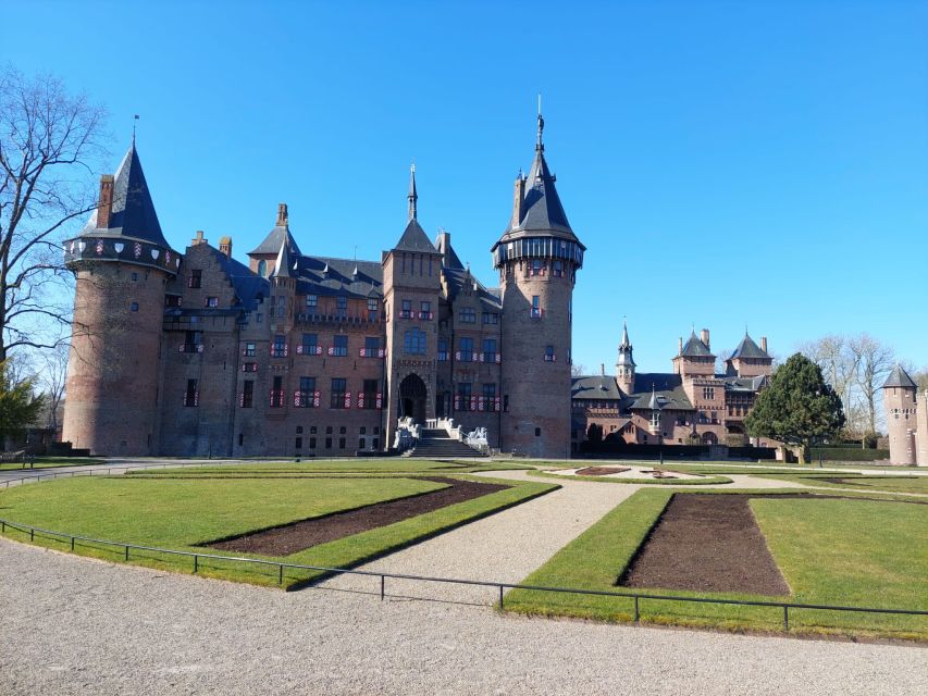 From Amsterdam: Castle De Haar Guided Tour - The ride with a live guide, learn as you go