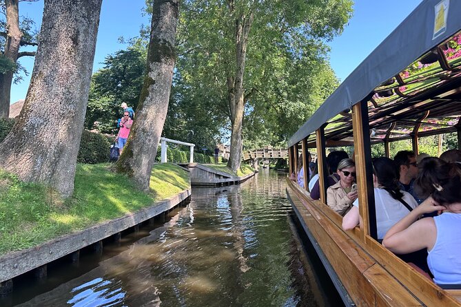 From Amsterdam: Giethoorn Day Trip with Canal & Village Tour - Lunch in Giethoorn: Built-In Fuel Without the Guesswork