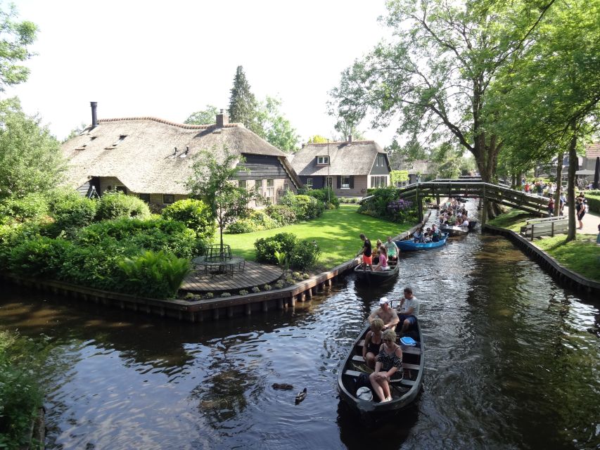 From Amsterdam: Giethoorn Day Trip with Small Electric Boat - Practical tips: shoes, bags, kids, and what to wear