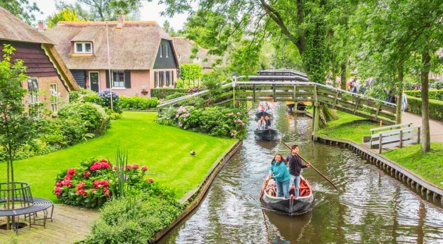 From Amsterdam: Giethoorn Guided Day Trip with Canal Cruise - Meeting at NH Collection Barbizon, and why timing matters