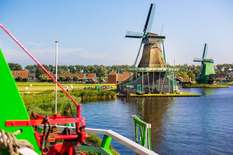 From Amsterdam: Keukenhof and Dutch Countryside Tour - Leaving Amsterdam for South Holland on a 10.5-hour circuit
