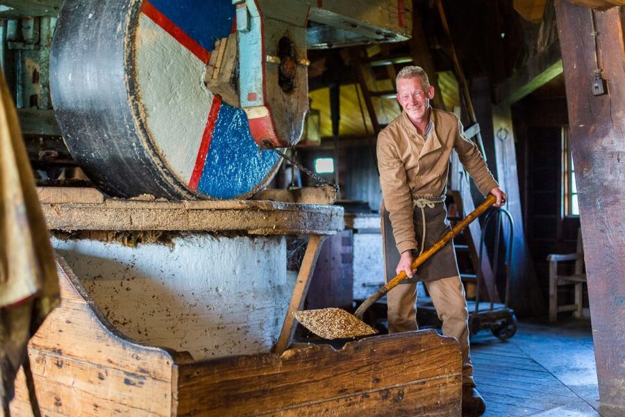 From Amsterdam: Keukenhof and Dutch Countryside Tour - Marken and the wooden shoe workshop: clogs as craftsmanship, not costume