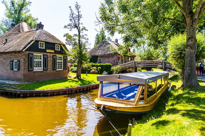 From Amsterdam: Ultimate Giethoorn Experience with Boat Tour - Key Reasons This Giethoorn Tour Works So Well