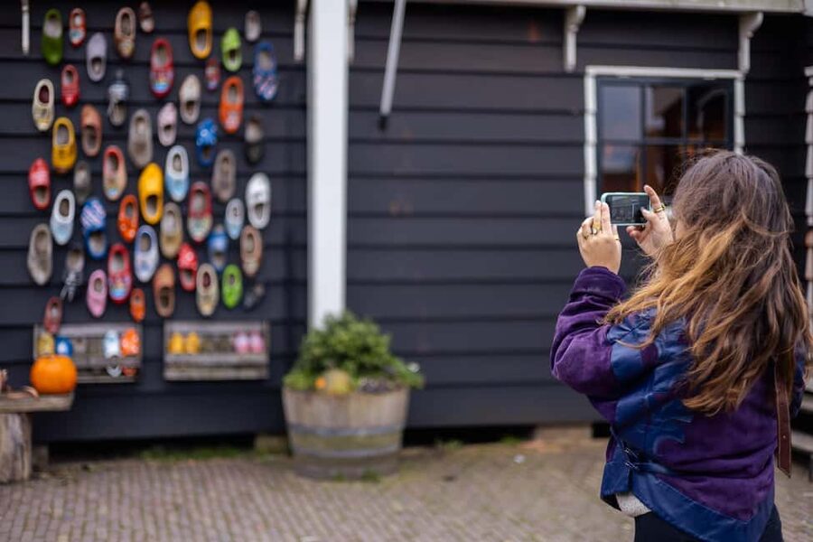 From Amsterdam: Volendam and Zaanse Schans Tour with Cheese - Out to the River Zaan: The Smooth Bus Part That Actually Matters