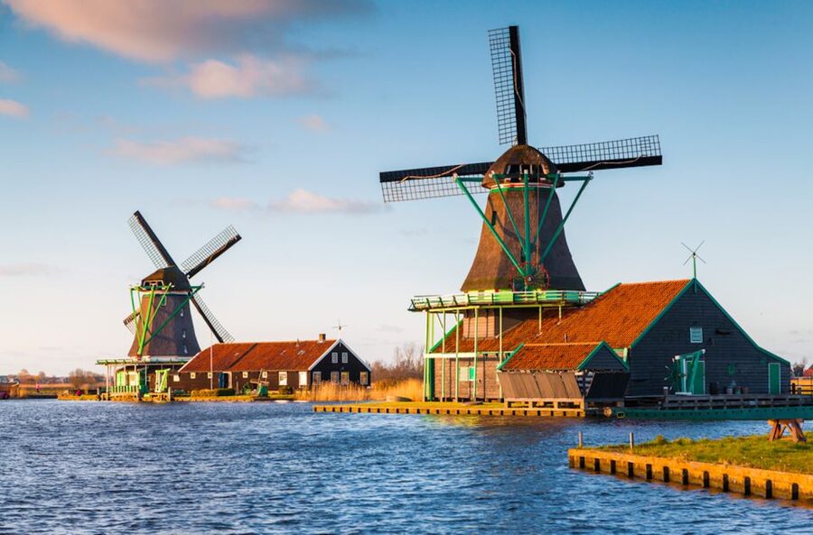 From Amsterdam: Windmills of Zaanse Schans Tour - The 2.5 hours of free time: how to use it without feeling rushed