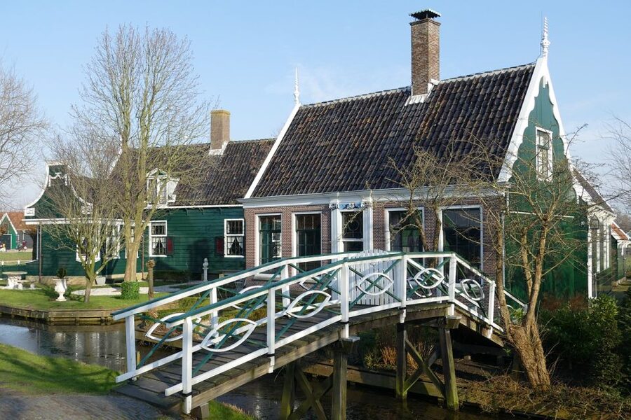 From Amsterdam: Windmills, Volendam, & Marken Private Tour - Volendam Harbor: One Hour for Lunch, Sea Views, and Shopping