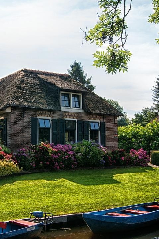From Amsterdam: Zaanse Schans and Giethoorn Countryside Trip - Small tips to make the schedule feel easy