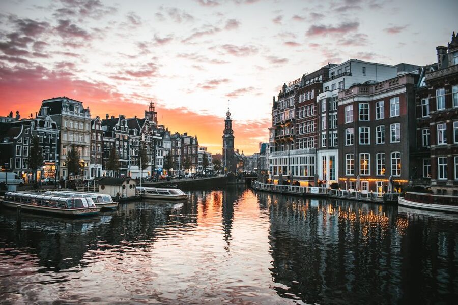 From Brussels: Cheese, Clogs & Windmills Amsterdam Day Trip - Rembrandt Hoeve: cheese tasting plus Dutch crafts (and why it’s worth the time)
