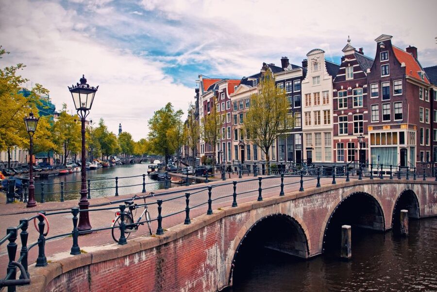 From Brussels: Day Trip to Amsterdam with Canal Boat Cruise - Your 3.5 hours to explore: how to use it without rushing