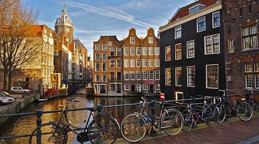From Brussels: Day Trip to Amsterdam with Canal Boat Cruise - Meeting in Brussels: two pickup spots, same plan