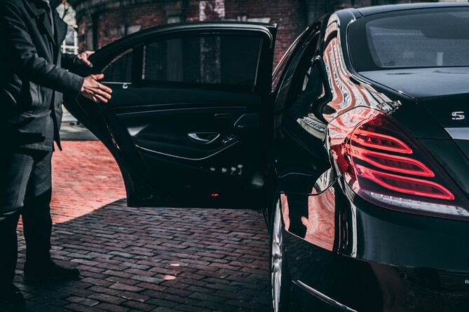 Full-Day Executive Chauffeur Service in Amsterdam - Timing, Pickup, and Keeping Your Day Smooth