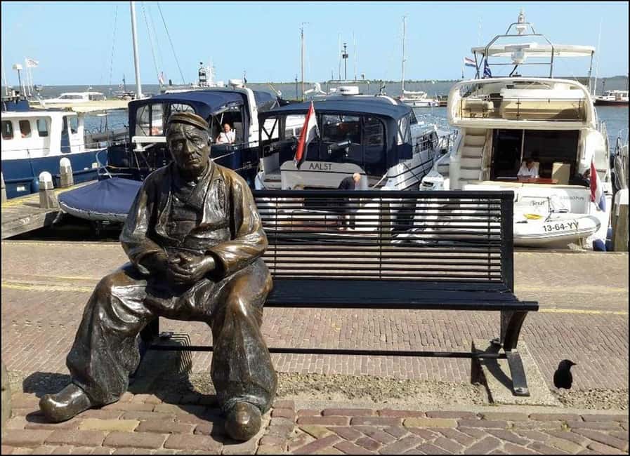 Full day trip to Edam, Volendam, and Marken - The food and craft stops: stroopwafels and klompen