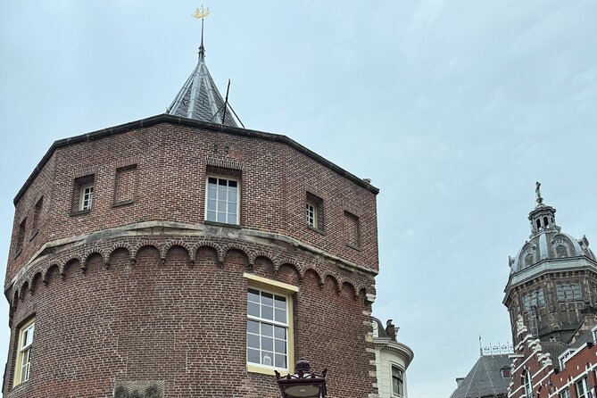 Ghost Walking Tour and Dark History in Amsterdam - Begijnhof: A Serene Courtyard With Beguine Spirit Legends