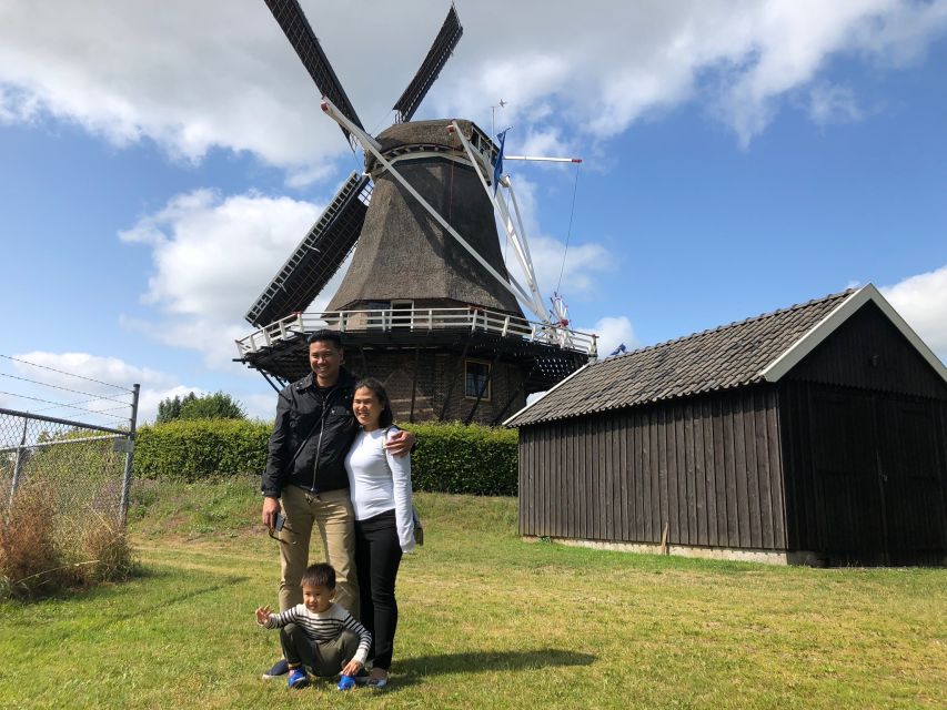 Giethoorm & Exploring the North of The Netherlands Tour - Giethoorn’s car-free center: the one-hour punter cruise you’ll remember