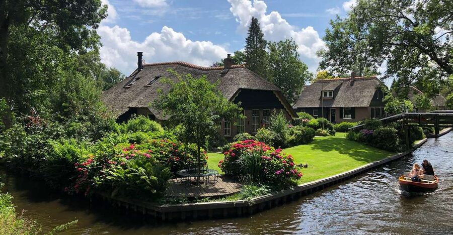 Giethoorm & Exploring the North of The Netherlands Tour - Hasselt’s old town walk: cobblestones, Hanseatic roots, and Little Amsterdam