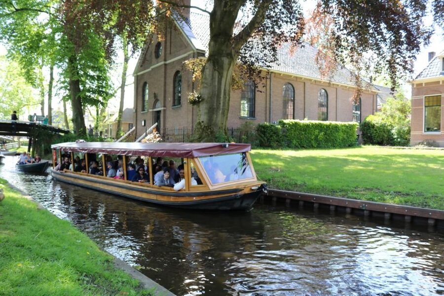 Giethoorn: 1 hour Private Open Bout Tour - Key things I’d lock in before you go