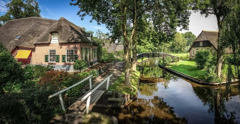 Giethoorn: 2 Hours 8 persons boat steeringwheel + cushions - Key points to know before you reserve