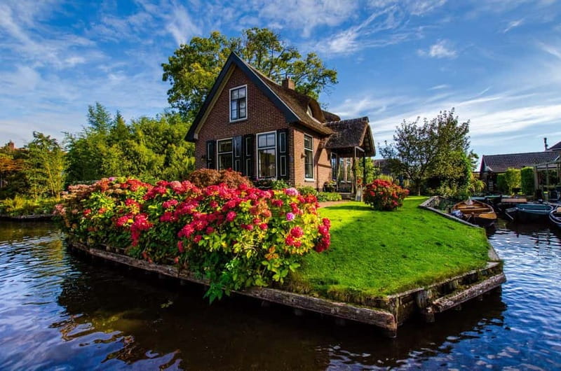 Giethoorn: Canal Cruise & lake Tour & Sightseeing Village - Dominee T.O. Hylkemaweg 15 check-in and timing you should not ignore