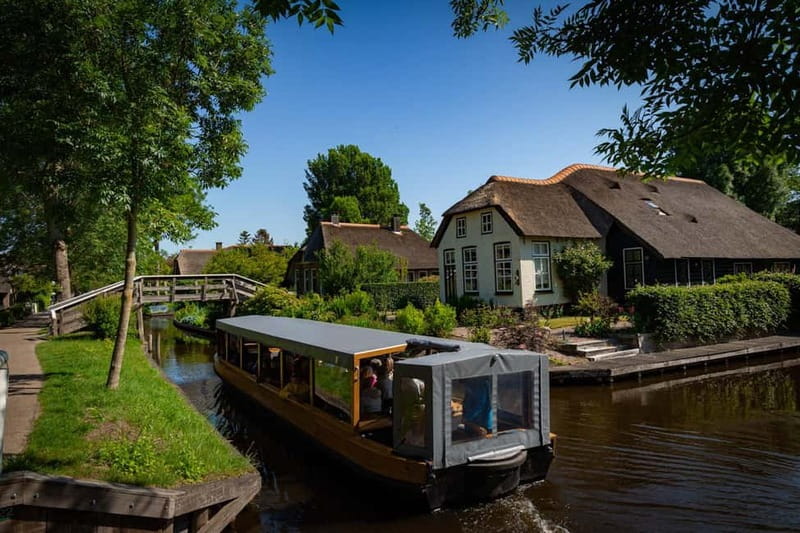 Giethoorn: Canal Cruise & lake Tour & Sightseeing Village - The 1-hour cruise: canals, lake views, and the stories you hear