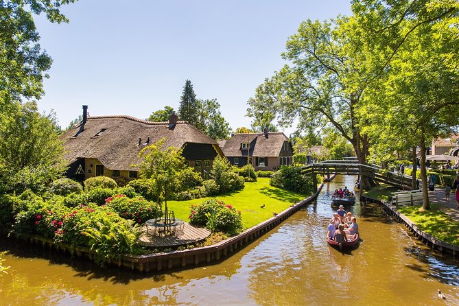 Giethoorn Day Trip from Amsterdam with Boat Trip - Guide and Narration: The Fastest Way to Tell How Your Day Will Feel