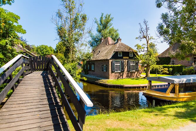 Giethoorn Day Trip from Amsterdam with Boat Trip - From Amsterdam by Coach: The 1.5-Hour Ride and Why It Matters