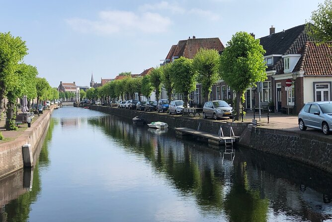 Giethoorn, Private Boat Tour & Exploring the North Netherlands - The one-hour canal cruise: calm, shallow, and scenic