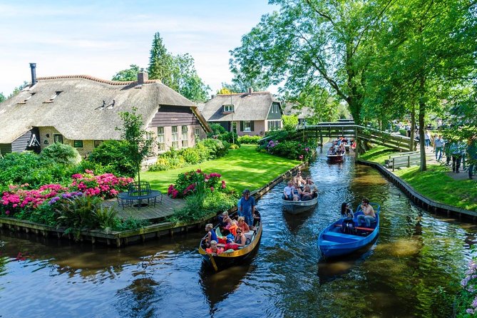 Giethoorn Private Tour & Boat Trip - Luxury Mercedes pickup, then a Giethoorn plan that stays flexible