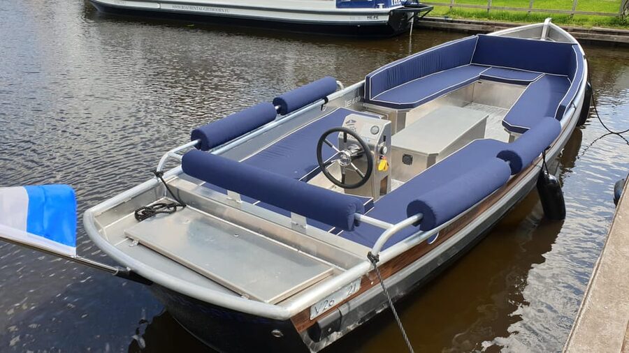 Giethoorn: Self-Drive Boat Rental for up to 12 People - Key things to know before you go