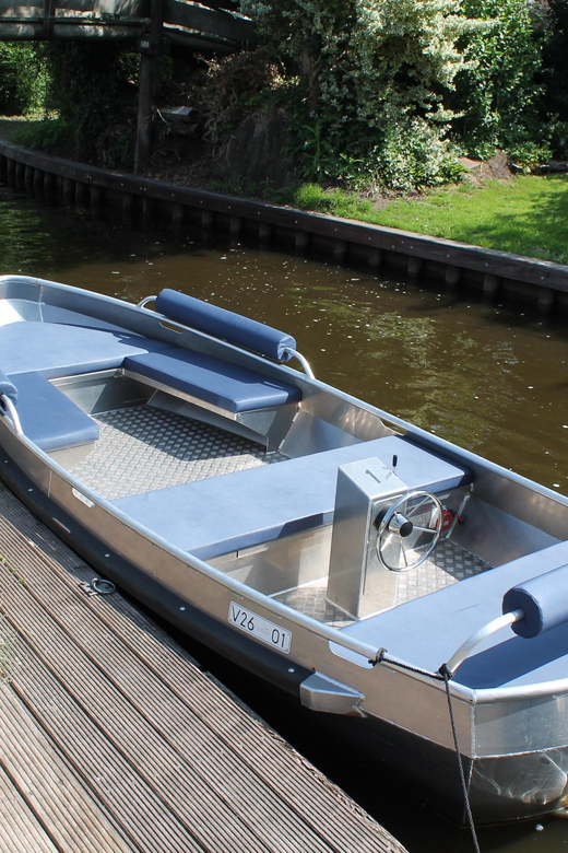 Giethoorn: Self-Drive Boat Rental for up to 8 People - Starting at Zuiderpad 14a, the Day Starts Easy