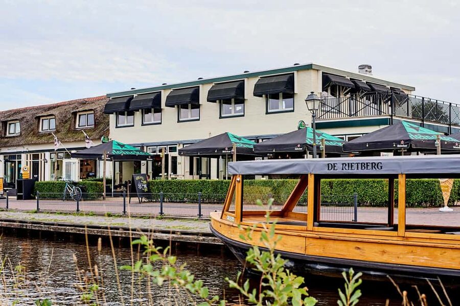 Giethoorn: Sightseeing Boat Tour - Price and Value: What $11 Gets You (And What Costs Extra)